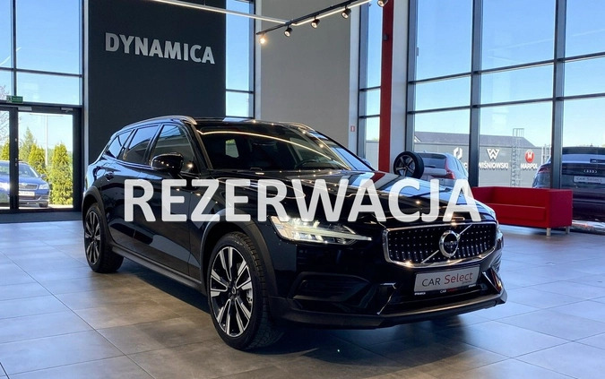 małopolskie Volvo V60 Cross Country cena 148900 przebieg: 65900, rok produkcji 2020 z Bytom Odrzański